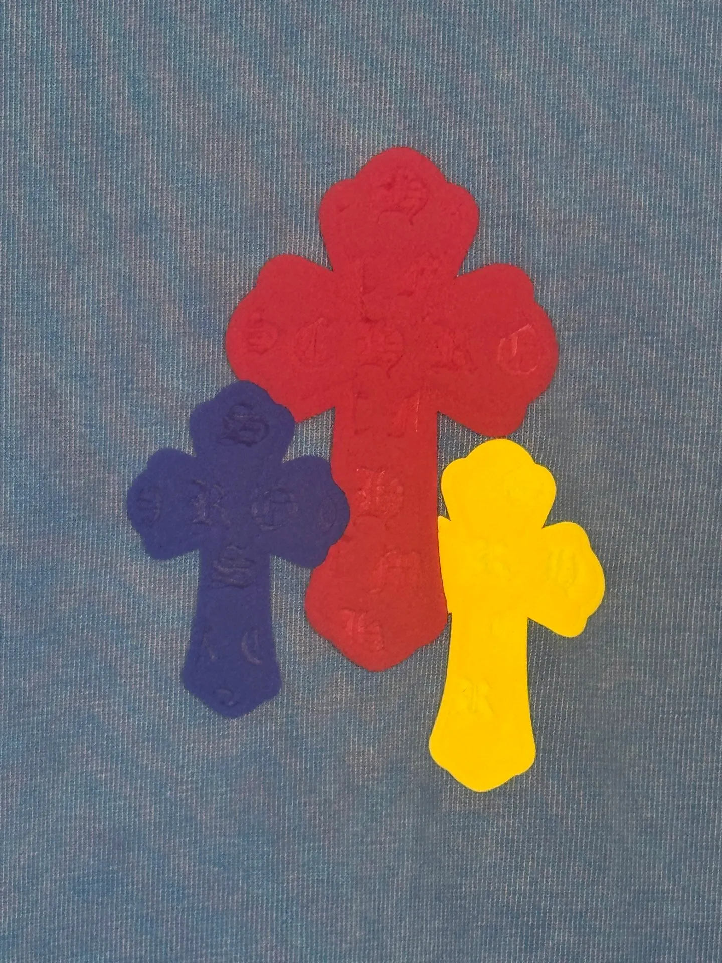 P250 top version, real shot without P, ​​different from market currency) 𝗖𝗵𝗿𝗼𝗺𝗲 𝗛𝗲𝗮𝗿𝘁𝘀/Cro Heart 2025 Autumn and Winter Horseshoe Cross Sticker 3D Glue Couple Casual Long Sleeve 👑The highest version! Customized fabric 320g fabric! Horseshoe cross printing 3D hot glue! The best-selling model in the counter, very comfortable to wear. Accessories: original molded and authenticated collar label➕100% silk wash label. Genuine purchase-grade original hangtag➕matching hanging rope➕3D hanging beads➕original packaging bag. Craftsmanship: The original version has consistent wiring! The highest version of the armhole matching technique! Color: Blue Black Size: S M L XL Style No.: 5175